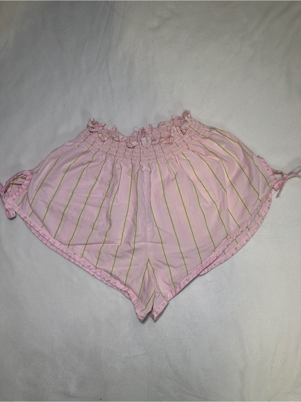 PINK Victoria’s Secret Pink Striped Ruffle Smocked Lounge Shorts M